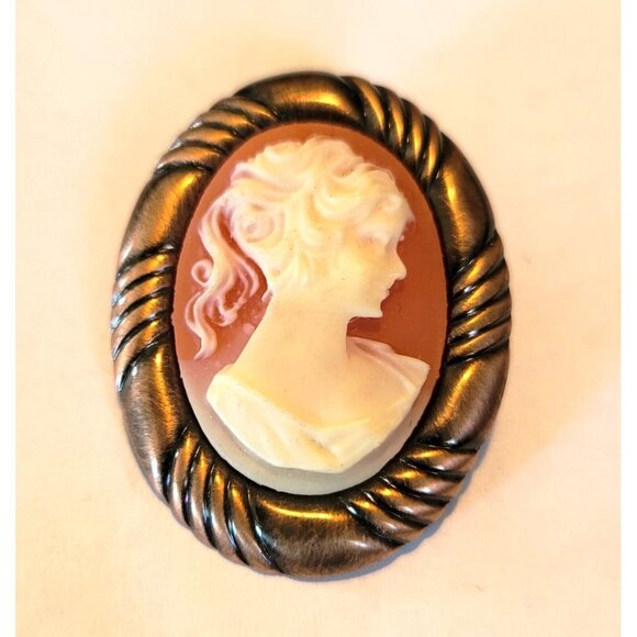 Unbranded Jewelry - Victorian Style Cameo Brooch in Oval Copper Setting Safety Clasp